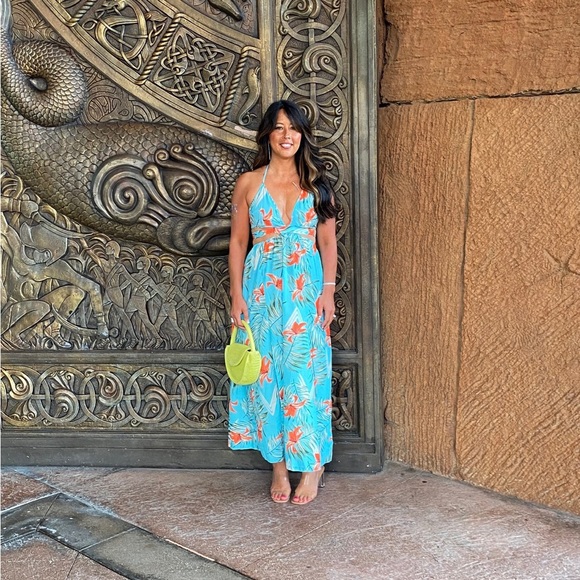 Meet your Posher, Christine! - Picture 3 of 7